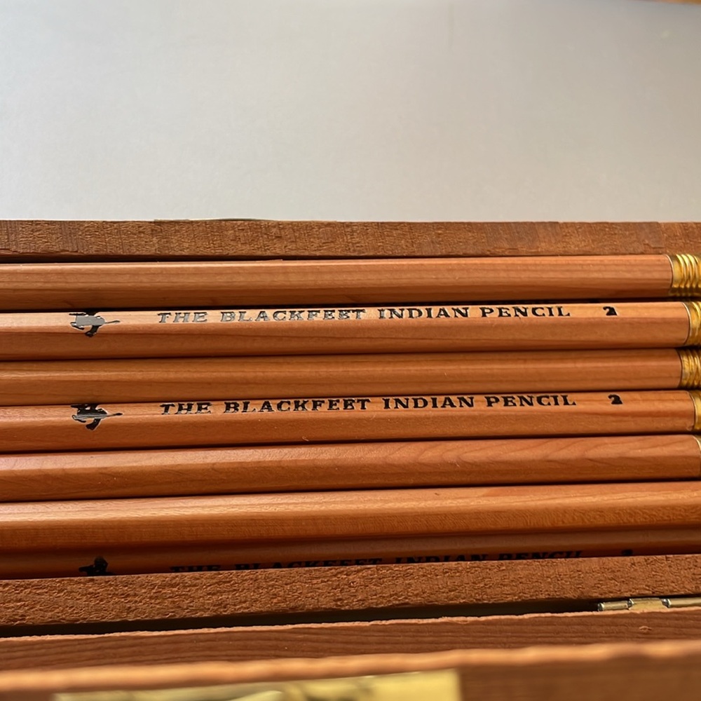 Vintage Set of 12 No. 2 Blackfeet Indian Pencils In Original Cedar Case Unused - Picture 7 of 10